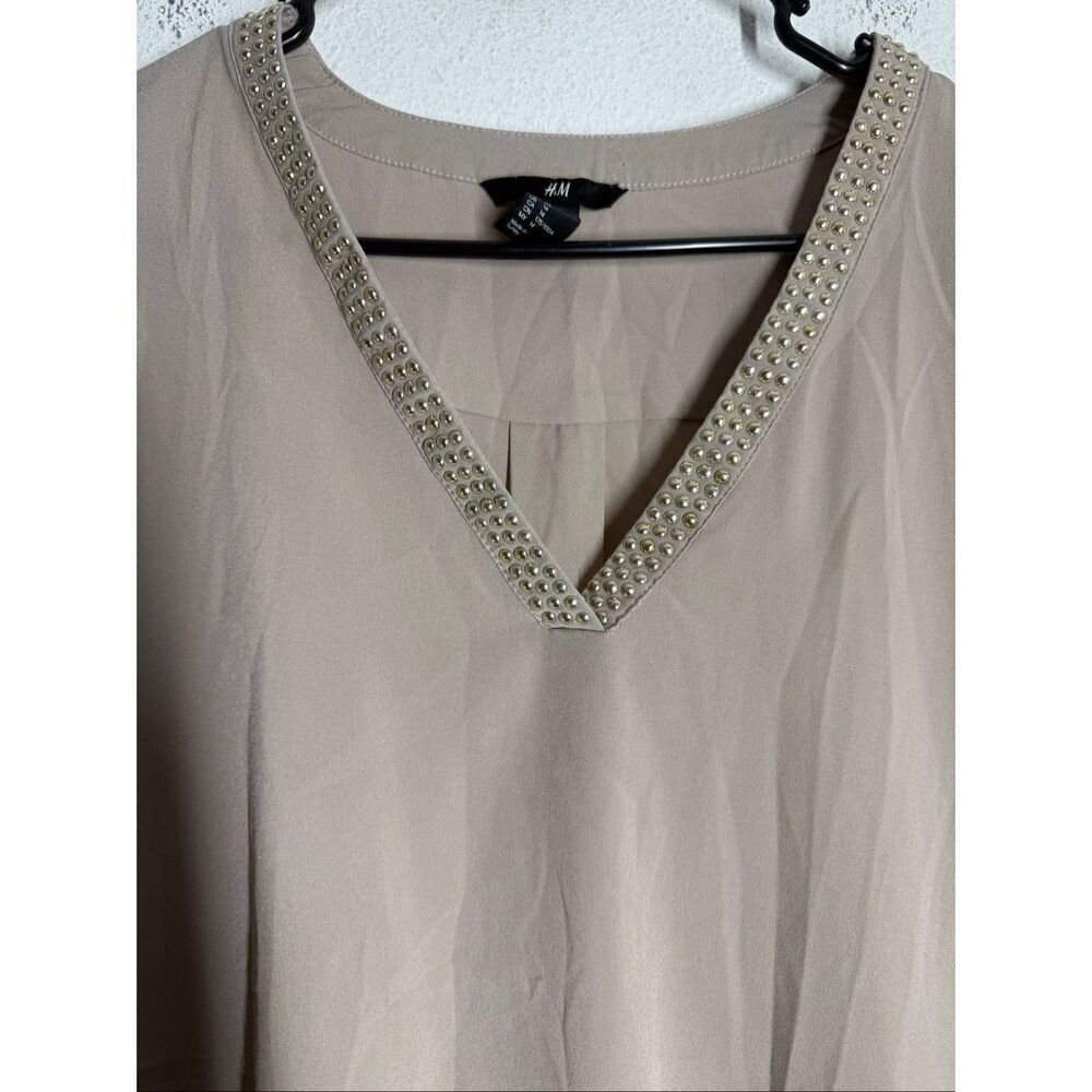 H&M Women’s Chiffon Vneck Blouse Tan Size 14 - Picture 3 of 10